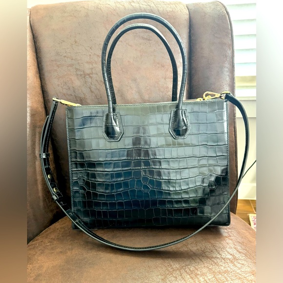 Michael Kors Croc Crossbody/wallet in great condition - Picture 2 of 14